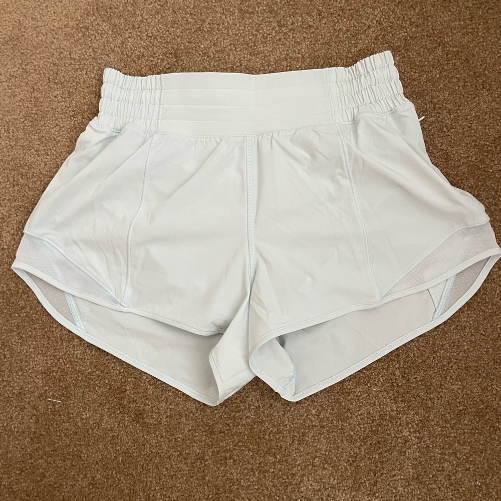 Lululemon Light Mint Green 2.5” high rise Hotty Hot Shorts